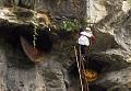 طريق العسل في النيبال-honey-hunting-nepal.jpg